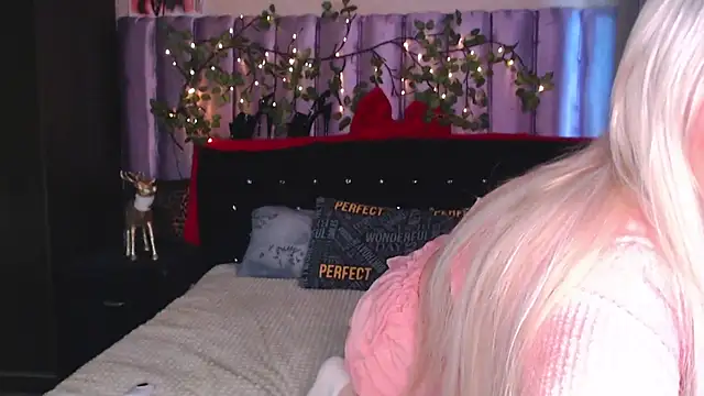 Snapshot of Cristall_Avyy chatting on February 23, 2026, 7:31 am Cristall Avyy online show from February 23, 2026, 7:31 am