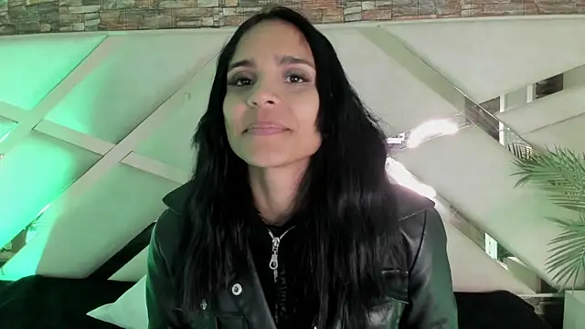 sophie pariss online show from December 20, 2025, 2:58 am