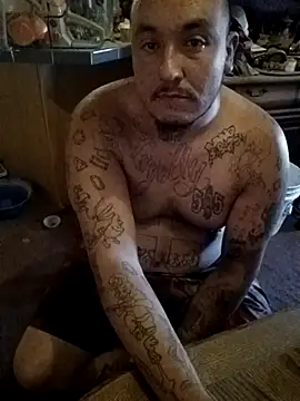 Snapshot of wilsons12 chatting on October 28, 2025, 2:05 pm wilsons12 online show from October 28, 2025, 2:05 pm