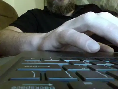 Snapshot of FROL83 chatting on April 27, 2026, 9:02 pm FROL83 online show from April 27, 2026, 9:02 pm