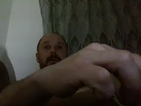 Snapshot of FROL83 chatting on April 5, 2026, 7:53 pm FROL83 online show from April 5, 2026, 7:53 pm