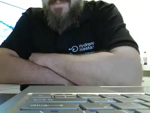 Snapshot of FROL83 chatting on April 29, 2026, 6:58 pm FROL83 online show from April 29, 2026, 6:58 pm