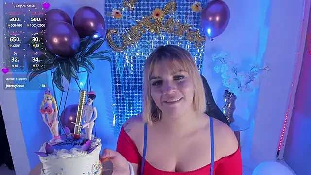 Snapshot of AlessiaDouce chatting on October 5, 2025, 4:58 am AlessiaDouce online show from October 5, 2025, 4:58 am