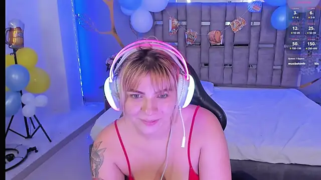 Snapshot of AlessiaDouce chatting on October 1, 2025, 4:06 am AlessiaDouce online show from October 1, 2025, 4:06 am