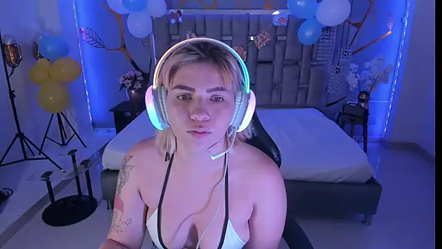 Snapshot of AlessiaDouce chatting on September 30, 2025, 4:07 am AlessiaDouce online show from September 30, 2025, 4:07 am