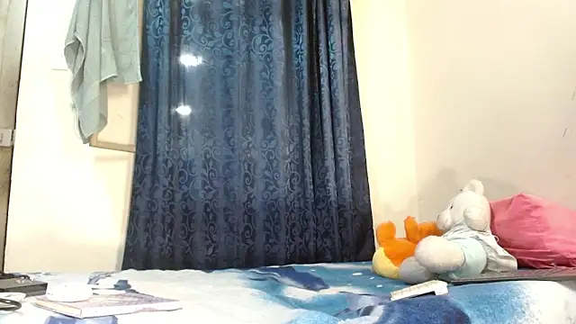 Snapshot of fenixmfx19 chatting on April 9, 2026, 12:12 am fenixmfx19 online show from April 9, 2026, 12:12 am