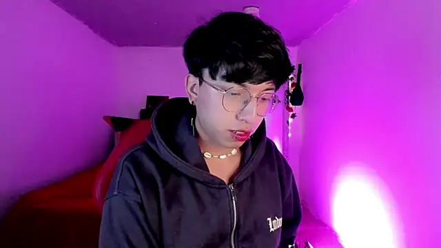 AnggelONfiree online show from November 14, 2025, 4:49 am