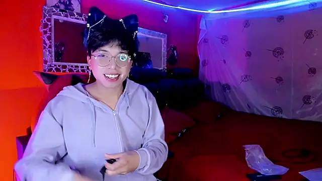 Snapshot of AnggelONfiree chatting on October 12, 2025, 8:54 pm AnggelONfiree online show from October 12, 2025, 8:54 pm