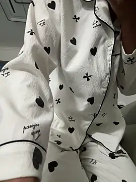 Snapshot of moneymaker_taipei chatting on October 28, 2025, 11:25 pm moneymaker taipei online show from October 28, 2025, 11:25 pm