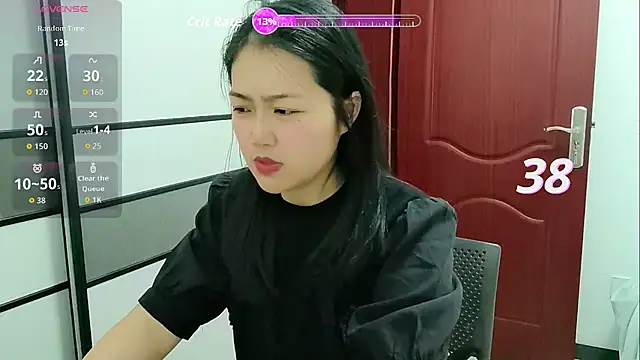 luoxuwen online show from April 15, 2026, 1:44 am