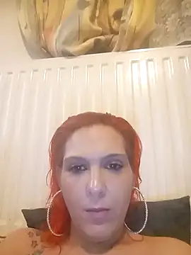 Snapshot of Geilesie32 chatting on February 24, 2026, 6:31 pm Geilesie32 online show from February 24, 2026, 6:31 pm