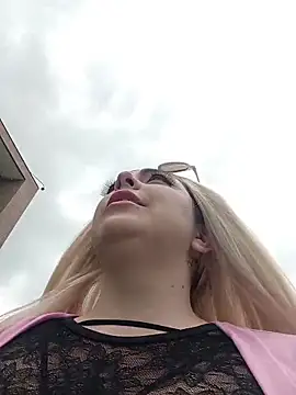 madelaine- online show from April 12, 2026, 6:11 pm