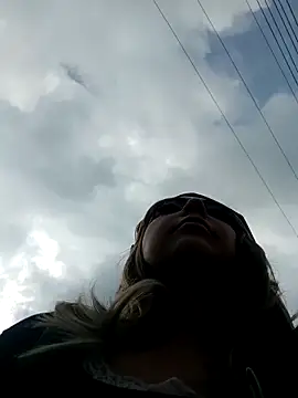 madelaine- online show from November 19, 2025, 8:09 pm