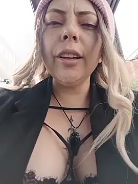 madelaine- online show from November 13, 2025, 7:07 pm