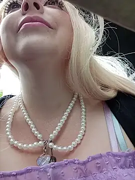 madelaine- online show from February 11, 2026, 7:25 pm