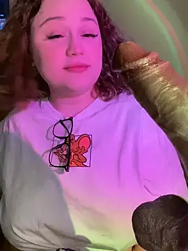 DaisyBooom online show from February 21, 2025, 7:10 pm