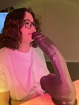 DaisyBooom online show from March 1, 2025, 7:04 pm