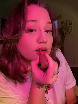 DaisyBooom online show from March 19, 2025, 7:06 pm