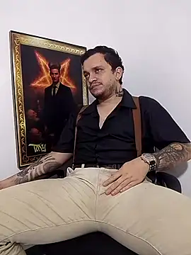 Snapshot of tony_landri chatting on July 5, 2026, 4:19 am tony landri online show from July 5, 2026, 4:19 am
