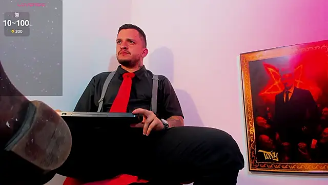 Snapshot of tony_landri chatting on February 24, 2026, 3:18 am tony landri online show from February 24, 2026, 3:18 am