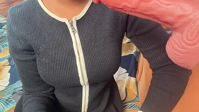 Snapshot of Sheela_oshovadi chatting on February 13, 2026, 8:14 am Sheela oshovadi online show from February 13, 2026, 8:14 am