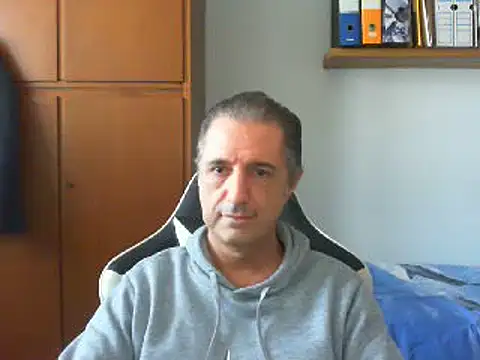 Snapshot of lliuk70mi chatting on December 29, 2024, 1:06 pm lliuk70mi online show from December 29, 2024, 1:06 pm