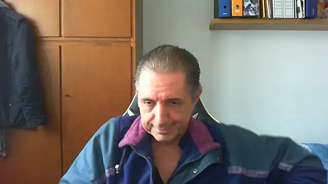 Snapshot of lliuk70mi chatting on January 30, 2025, 12:59 pm lliuk70mi online show from January 30, 2025, 12:59 pm