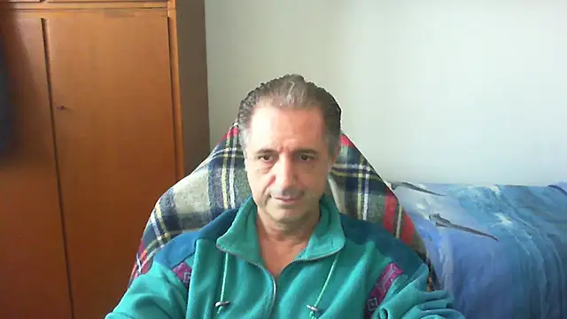 Snapshot of lliuk70mi chatting on April 9, 2026, 12:44 pm lliuk70mi online show from April 9, 2026, 12:44 pm