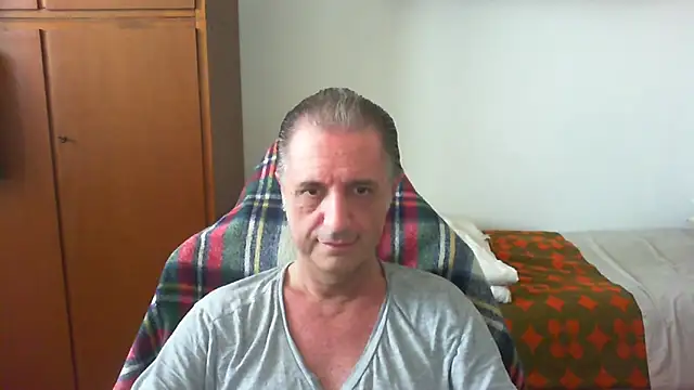 Snapshot of lliuk70mi chatting on May 21, 2026, 12:13 pm lliuk70mi online show from May 21, 2026, 12:13 pm