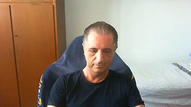 Snapshot of lliuk70mi chatting on June 1, 2026, 12:05 pm lliuk70mi online show from June 1, 2026, 12:05 pm