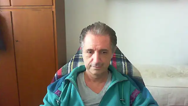 Snapshot of lliuk70mi chatting on April 23, 2026, 1:24 pm lliuk70mi online show from April 23, 2026, 1:24 pm