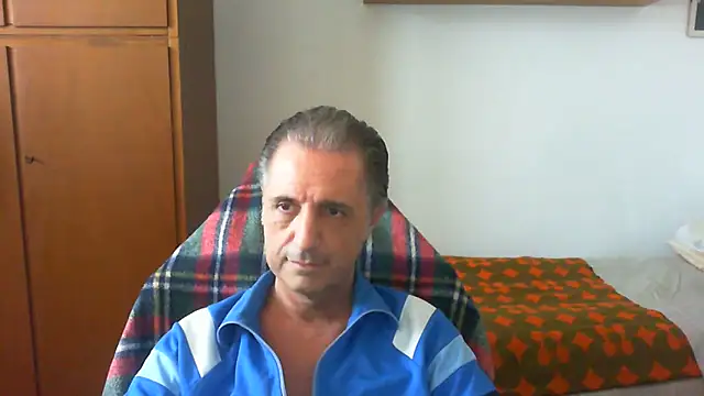 Snapshot of lliuk70mi chatting on May 20, 2026, 2:14 pm lliuk70mi online show from May 20, 2026, 2:14 pm