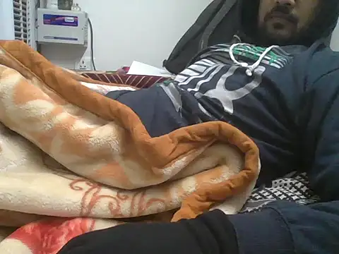 Snapshot of Desiboy_525 chatting on January 11, 2026, 1:01 am Desiboy 525 online show from January 11, 2026, 1:01 am