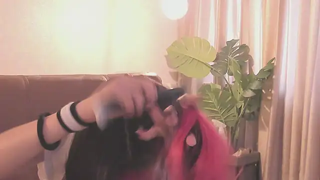 RedMeloddy online show from March 6, 2025, 7:54 pm