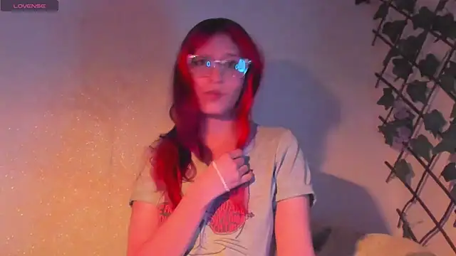 RedMeloddy online show from November 24, 2025, 10:43 pm