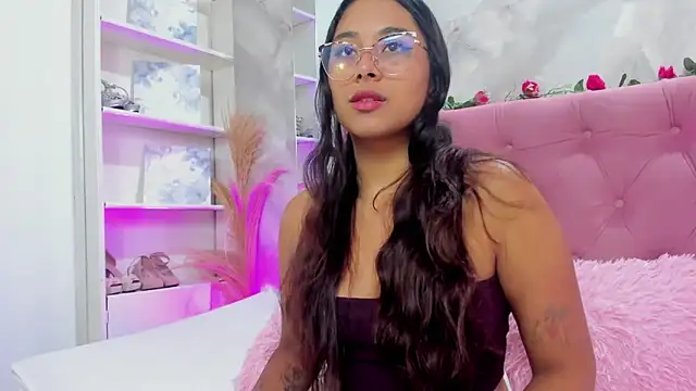 Snapshot of AnnaQueen_ chatting on September 29, 2025, 4:23 pm AnnaQueen online show from September 29, 2025, 4:23 pm