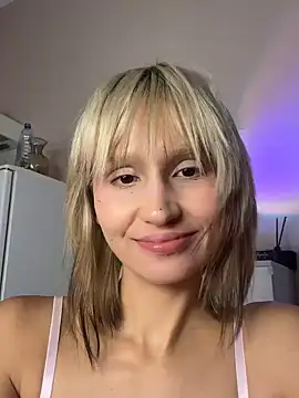 Snapshot of bigbabykiki chatting on September 18, 2025, 7:55 am bigbabykiki online show from September 18, 2025, 7:55 am