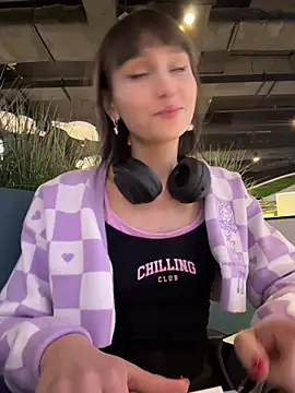 Snapshot of bigbabykiki chatting on February 12, 2025, 6:40 am bigbabykiki online show from February 12, 2025, 6:40 am