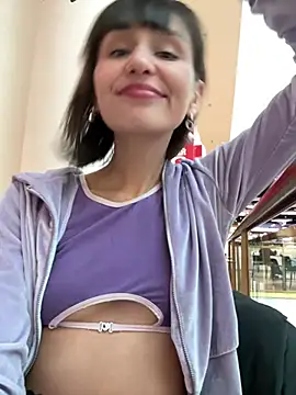 Snapshot of bigbabykiki chatting on February 13, 2025, 9:41 am bigbabykiki online show from February 13, 2025, 9:41 am