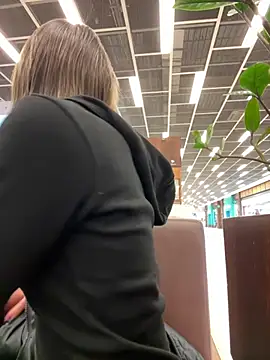 Snapshot of bigbabykiki chatting on February 22, 2025, 1:24 pm bigbabykiki online show from February 22, 2025, 1:24 pm