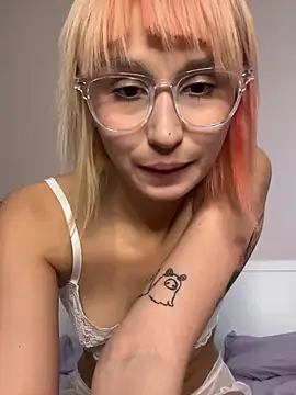 Snapshot of bigbabykiki chatting on March 16, 2025, 1:06 pm bigbabykiki online show from March 16, 2025, 1:06 pm