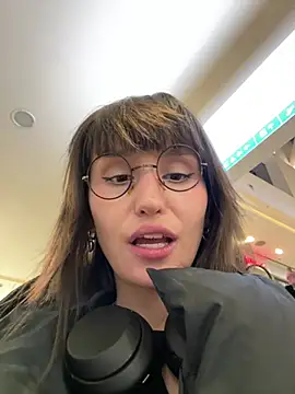 Snapshot of bigbabykiki chatting on February 16, 2025, 4:32 pm bigbabykiki online show from February 16, 2025, 4:32 pm