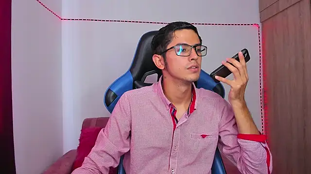 Snapshot of Ethan_Sai___ chatting on December 6, 2024, 4:44 pm Ethan Sai online show from December 6, 2024, 4:44 pm