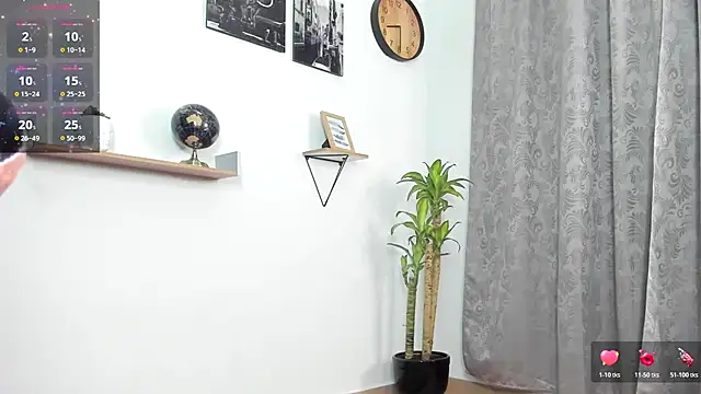 Snapshot of SophieBaker__ chatting on November 5, 2025, 1:31 am SophieBaker online show from November 5, 2025, 1:31 am