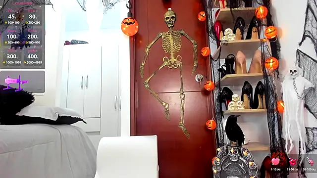 Snapshot of SophieBaker__ chatting on October 27, 2025, 3:29 am SophieBaker online show from October 27, 2025, 3:29 am