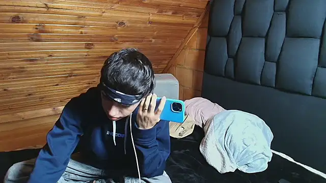 Justyn Ross online show from November 8, 2025, 1:53 am