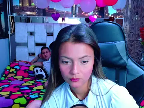 Snapshot of ValentinaAndTerry chatting on March 1, 2025, 1:18 pm ValentinaAndTerry online show from March 1, 2025, 1:18 pm