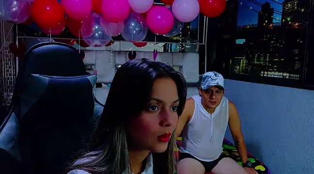 Snapshot of ValentinaAndTerry chatting on February 14, 2025, 3:54 am ValentinaAndTerry online show from February 14, 2025, 3:54 am