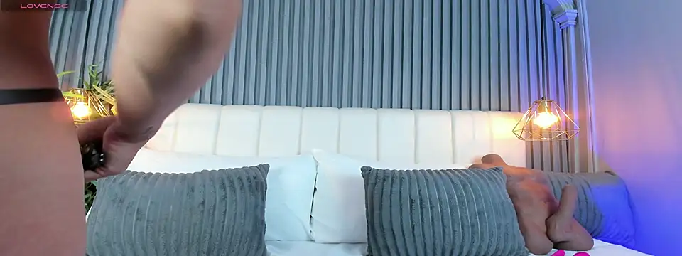 LinaGlam online show from November 26, 2025, 5:13 pm