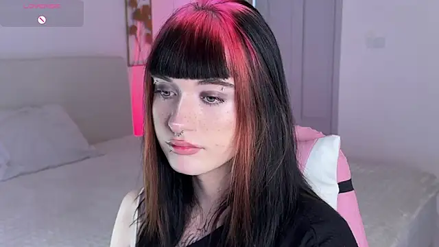 Snapshot of Vailyreb_ chatting on May 2, 2026, 12:43 pm Vailyreb online show from May 2, 2026, 12:43 pm